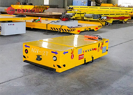 Carrello di trasferimento senza rotaie AGV professionale con navigazione intelligente e capacità di carico personalizzata a batteria